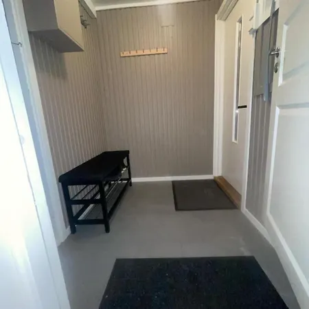 The Blue House 1833-1, Gratis Parkering, Sentralt